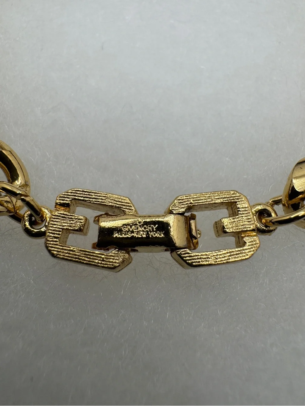 Givenchy Gold-Tone Curb Bracelet with Signature Link Clasp Size: 8.5 Unisex